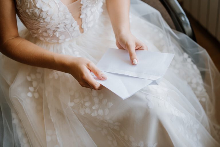 Startseite - Braut mit Eheversprechen